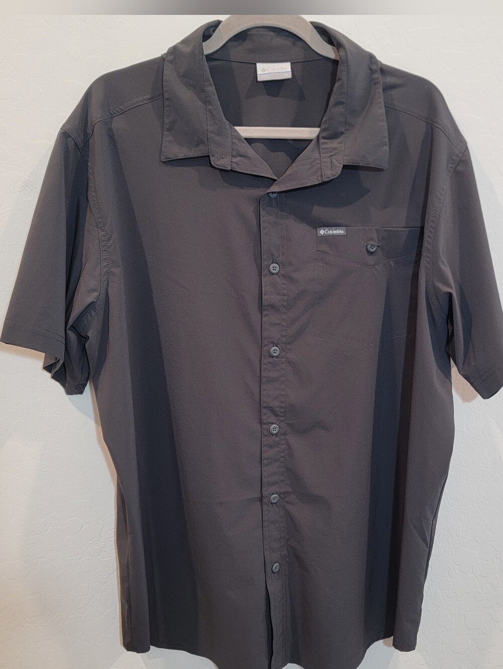 Columbia Performance Men's XL Button Up Lightweight Shirt Charcoal Grey